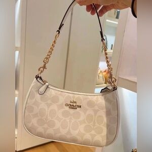 COACH TERI SHOULDER BAG IN SIGNATURE CANVAS